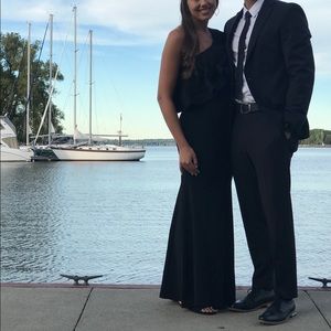 So amazed black one-shoulder maxi dress